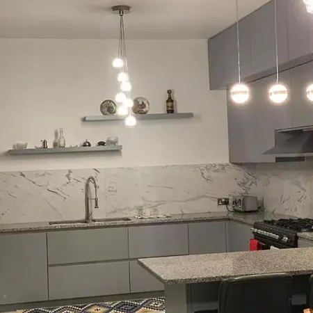 Located In A Quiet Area ! Casa de hóspedes
